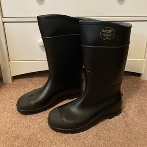 Servus rubber rain boots